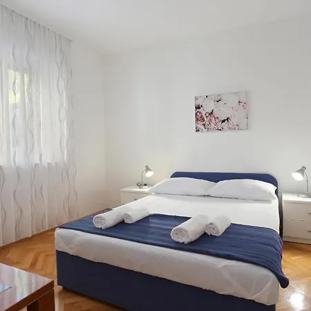 Apartment 5